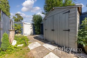 shed- click for photo gallery